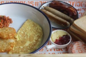 sid's posh breakfast tray - socialoffline
